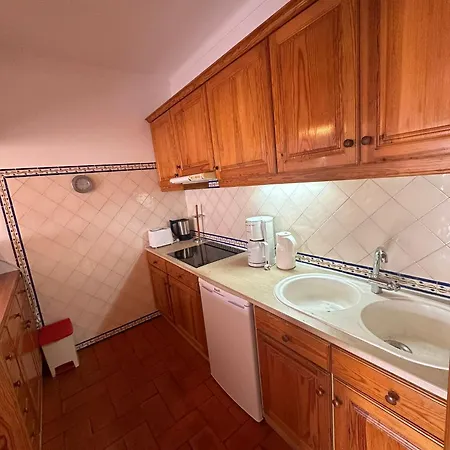 Alta Oura Beach Apartment *